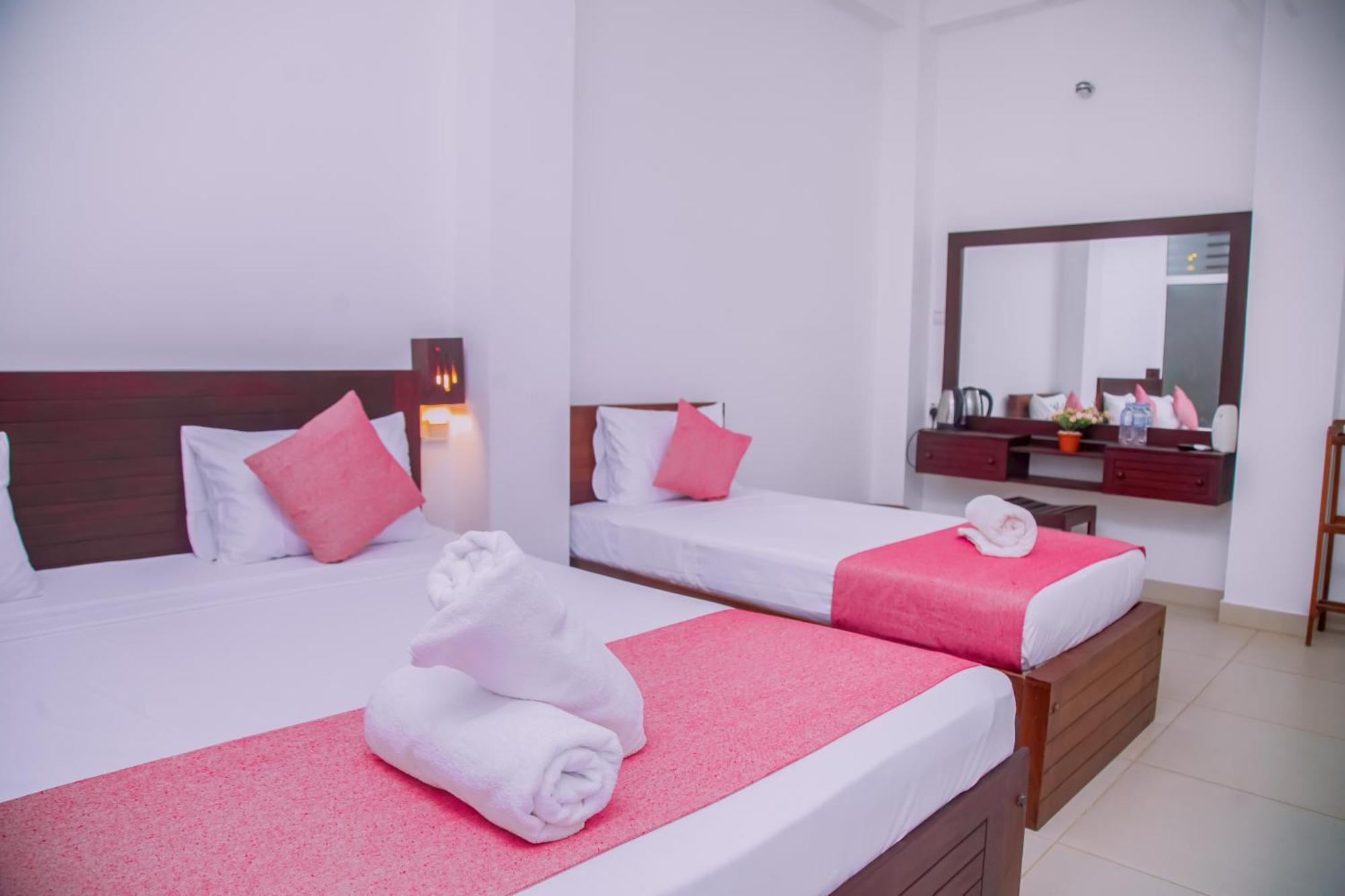 Ocean Villa Den Galle Bagian luar foto